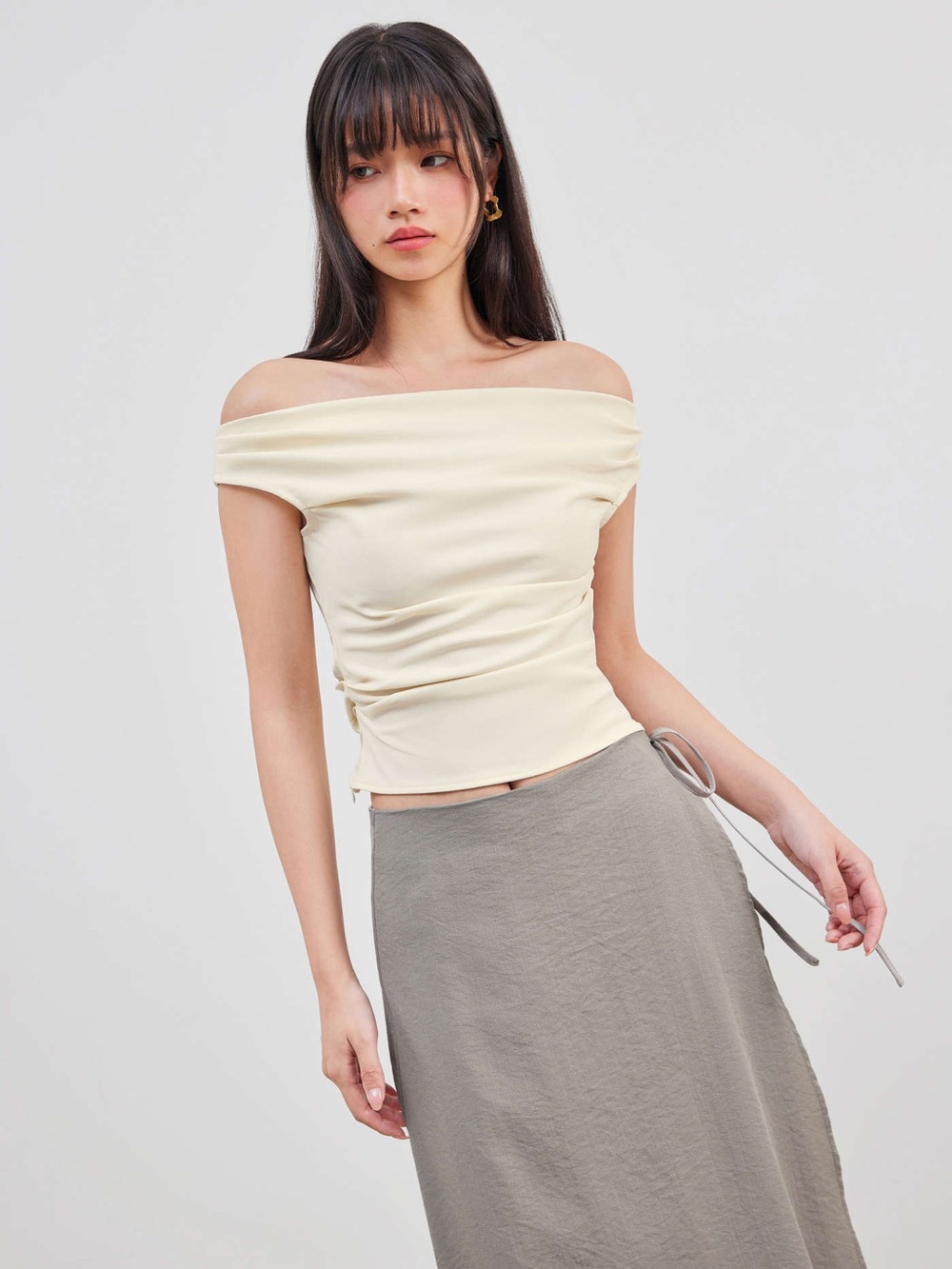 Cider Off-Shoulder Cream Fitted Crop Top